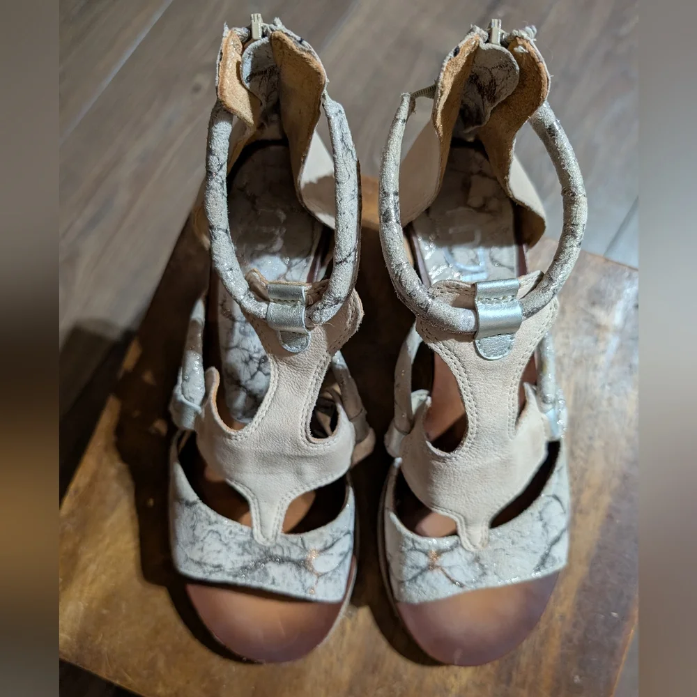 Mjus distressed heeled sandals - Picture 2 of 10